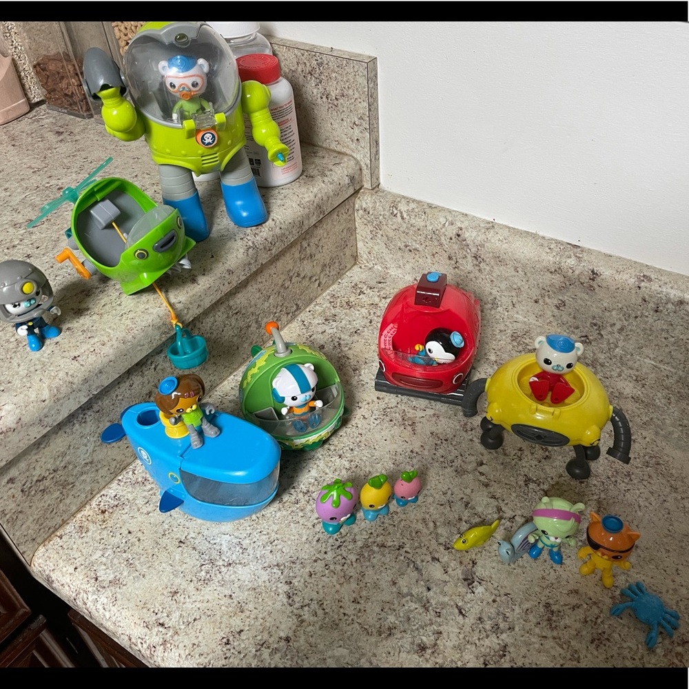 Set of OCTONAUTS! Toys +Gups!